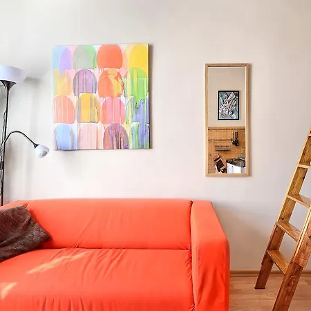 Kazimierz Tiny Vertical Studio