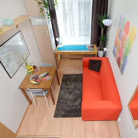 Kazimierz Tiny Vertical Studio